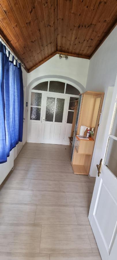 Innenstadtgarten-Wohnung โวลฟ์สแบร์ก ภายนอก รูปภาพ